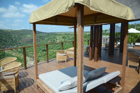Esiweni-Luxury-Safari-Lodge--deck-.jpg