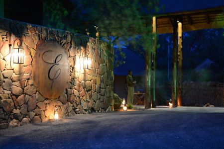 Esiweni-Luxury-Safary-Lodge-Evening-Welcome-.jpg