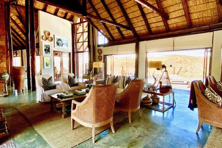 esiweni-luxury-safari-lodge-main-lodge-lounge