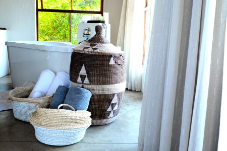 esiweni-luxury-safari-lodge-suite-bathroom-01
